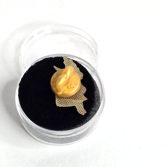 Vintage Scottish Piper Lapel Pin Enamel - Picture 2 of 2